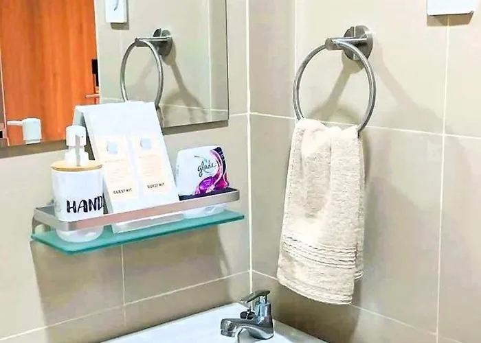R&r Feels Near Shangri-la, Megamall And Mrt Shaw Manila
